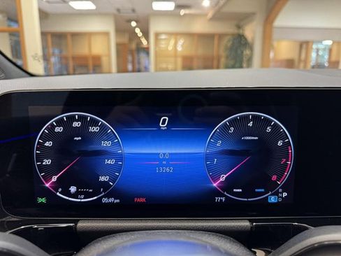 Used 2025 Mercedes-Benz GLA 250 image 12