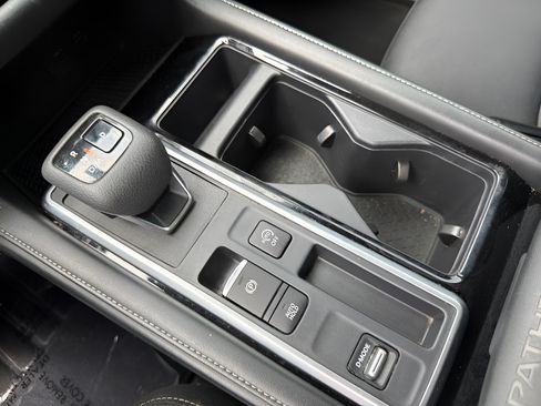 Certified 2024 Nissan Pathfinder SV FWD image 41