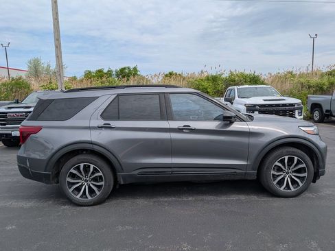 Used 2022 Ford Explorer ST-Line w/ Class IV Trailer Tow Package AWD/4WD image 9