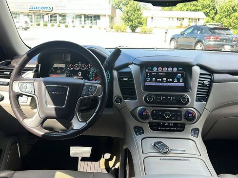 Used 2018 GMC Yukon Denali w/ Denali Ultimate Package RWD image 12