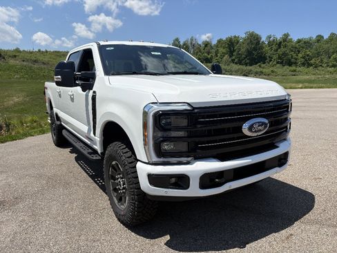 New 2026 Ford F350 Platinum w/ Tremor Off-Road Package AWD/4WD image 7