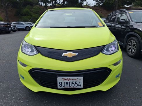 Used 2019 Chevrolet Bolt LT FWD image 2