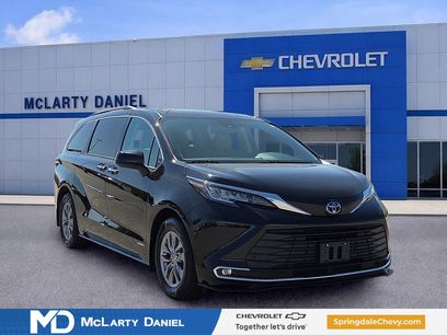 Used 2021 Toyota Sienna XLE