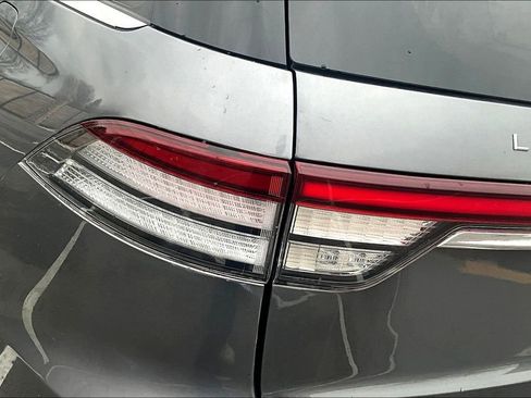 Used 2022 Lincoln Aviator Reserve w/ Elements Package Plus image 32