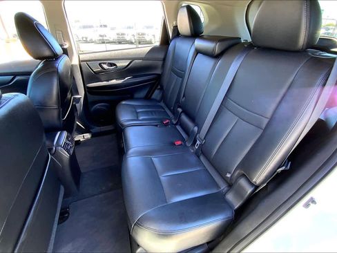 Used 2016 Nissan Rogue SL w/ SL Premium Package image 20