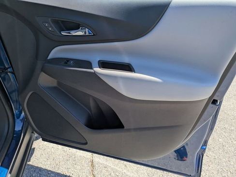 Used 2022 Chevrolet Equinox LT FWD image 30