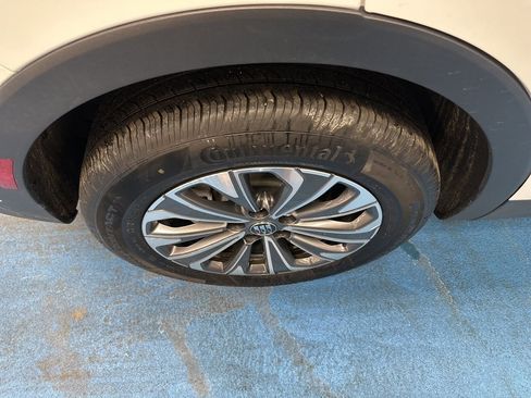 Certified 2024 Buick Envision Preferred image 5