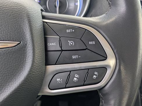 Used 2021 Chrysler 300 Touring L AWD/4WD image 23