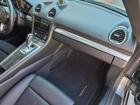 Used 2025 Porsche 718 Cayman S w/ Sport Chrono Package RWD image 28