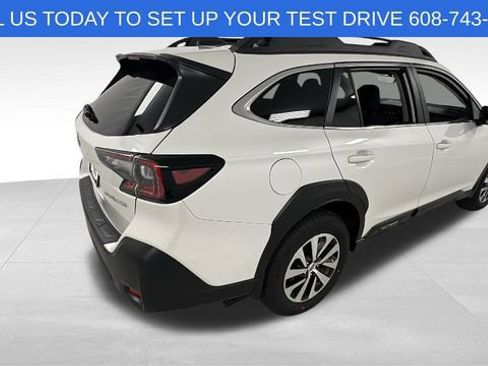 Certified 2025 Subaru Outback Premium image 3