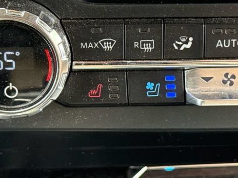 Used 2022 Ford F350 Lariat w/ Lariat Ultimate Package AWD/4WD image 34