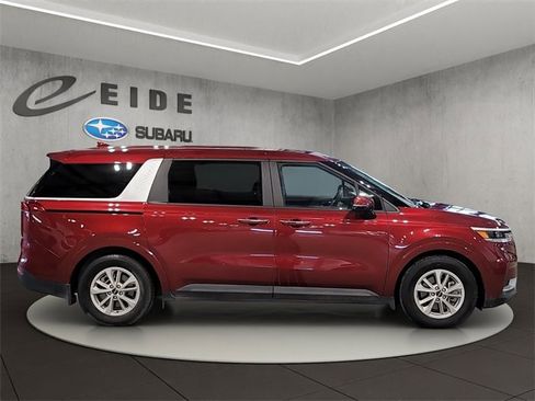 Used 2024 Kia Carnival LX image 13