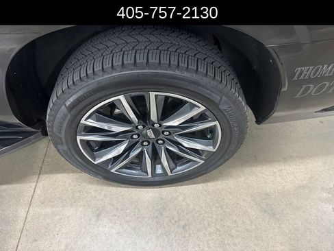 Used 2022 Cadillac Escalade ESV Sport image 8