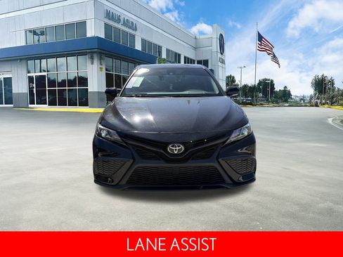 Used 2021 Toyota Camry SE image 10