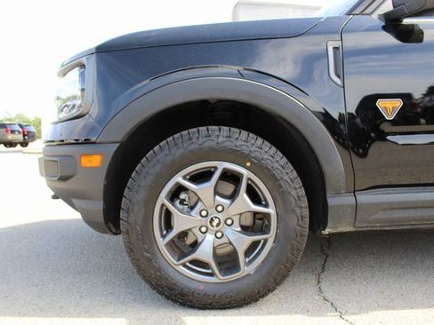 Used 2023 Ford Bronco Sport Badlands image 9