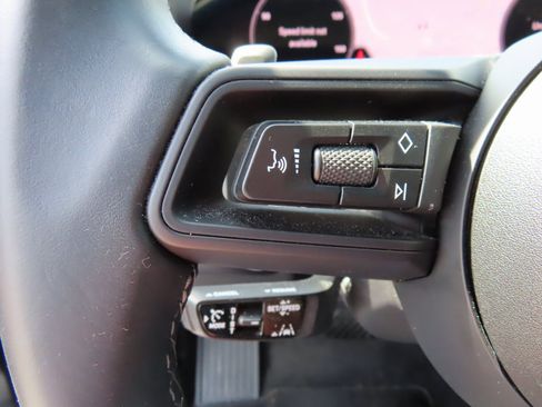 Used 2024 Porsche Cayenne Coupe image 21