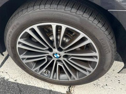 Used 2020 BMW 530i w/ Premium Package image 9