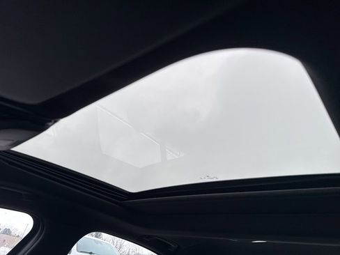 New 2026 BMW 330i xDrive Sedan w/ M Sport Package image 19