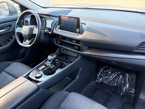 Used 2021 Nissan Rogue SV FWD image 13