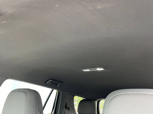 Used 2025 Chevrolet Equinox LT FWD image 32
