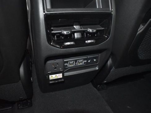 New 2025 Jeep Grand Cherokee Limited w/ Black Appearance Package AWD/4WD image 33