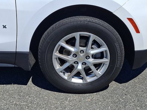Used 2024 Chevrolet Equinox LT AWD/4WD image 8