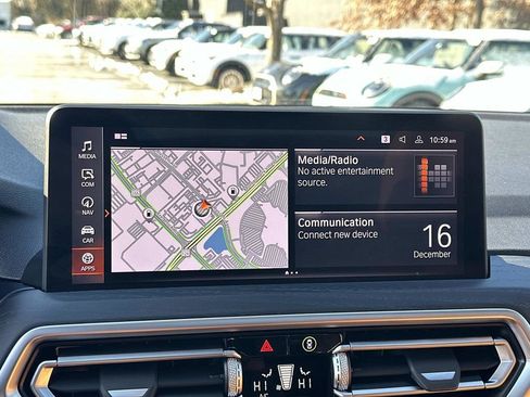 Used 2024 BMW X4 xDrive30i w/ Premium Package image 11