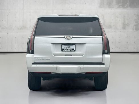 Used 2020 Cadillac Escalade ESV Luxury image 6
