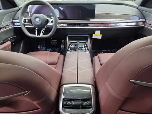 New 2026 BMW 750e xDrive w/ Premium Package AWD/4WD image 13