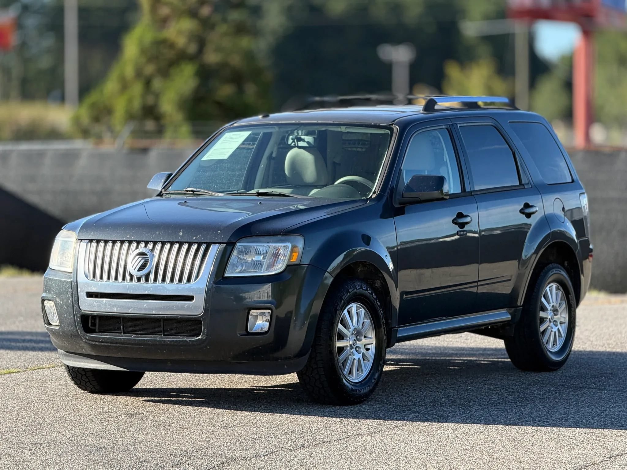 Used 2010 Mercury Mariner Premier FWD image 6