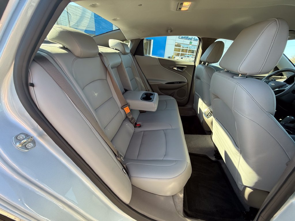 Certified 2017 Chevrolet Malibu LT w/ Leather Package FWD image 31