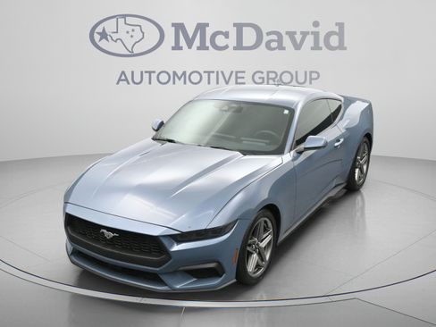 Used 2025 Ford Mustang Coupe RWD image 34