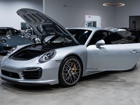 Used 2014 Porsche 911 Turbo S w/ Light Design Package AWD/4WD image 32
