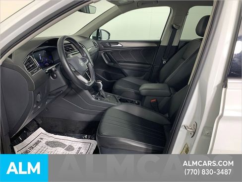 Used 2024 Volkswagen Tiguan SE image 9