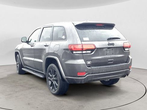 Used 2021 Jeep Grand Cherokee Laredo X image 3