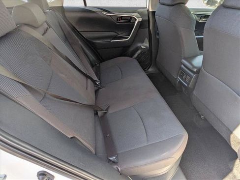 Used 2022 Toyota RAV4 LE AWD/4WD image 18