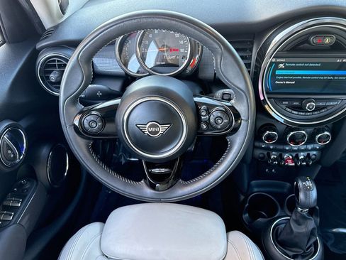 Used 2019 MINI Cooper 4-Door Hardtop w/ Signature Upholstery Package image 27