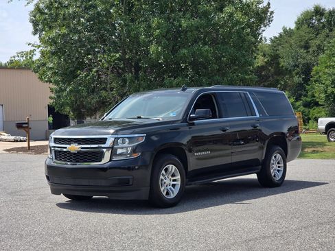 Used 2019 Chevrolet Suburban LT AWD/4WD image 4