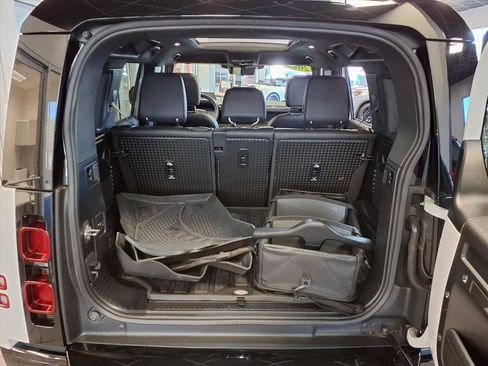 Used 2024 Land Rover Defender 110 X-Dynamic SE image 16