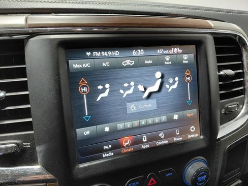 Certified 2018 RAM 1500 Laramie image 37