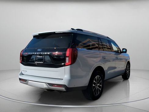 Certified 2025 Ford Expedition Platinum image 26