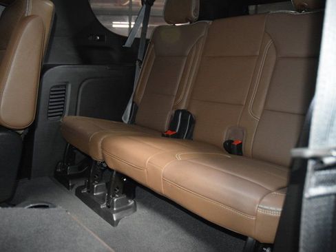 Used 2024 Chevrolet Suburban High Country image 43