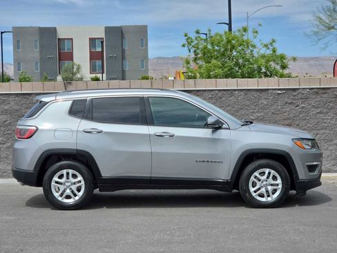 Used 2019 Jeep Compass Limited FWD image 10