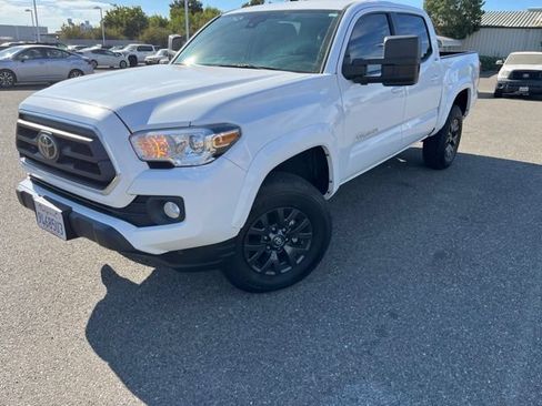 Used 2022 Toyota Tacoma SR5 RWD image 1