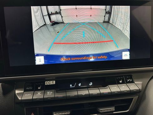 Used 2025 Toyota Camry XSE image 39