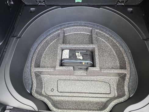 Used 2015 Jeep Cherokee Limited w/ Luxury Group FWD image 22