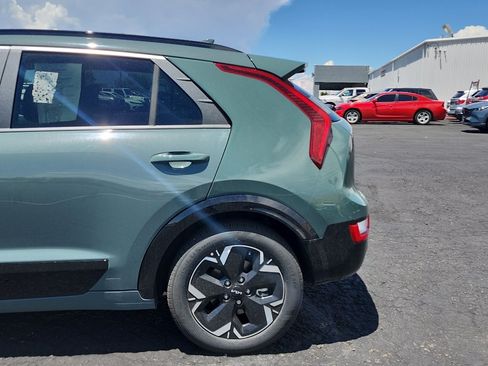 Used 2023 Kia Niro Wind w/ Wind Preserve Package FWD image 9