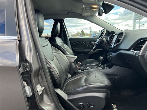 Used 2019 Jeep Cherokee Limited image 19