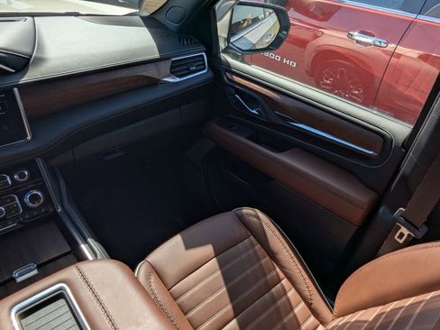 Certified 2023 GMC Yukon Denali Ultimate AWD/4WD image 21