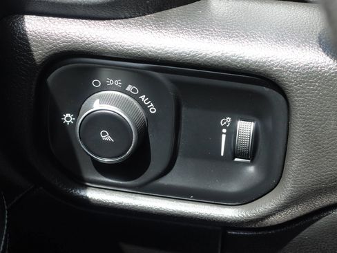 Used 2021 RAM 2500 Big Horn image 19